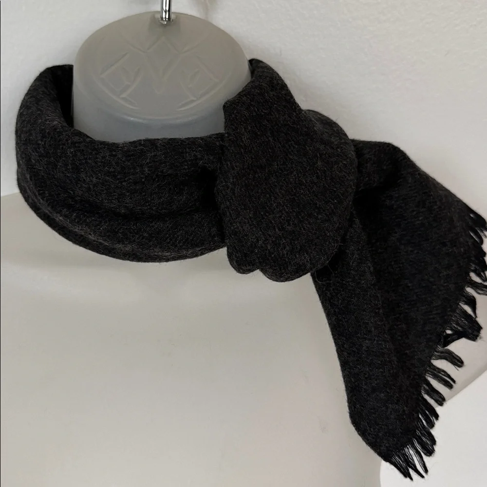 Cashmere Brand Gray 100% Wool Luxurious Cold Weather Scarf. Germany 1980’s